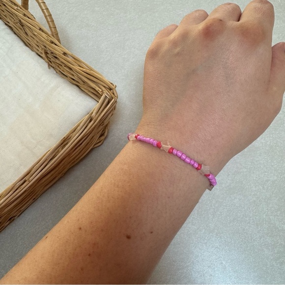 Rose Quartz Stars & Pink Seed Bead Stacking Bracelet With Gold Clasp 7 inches - Picture 4 of 5